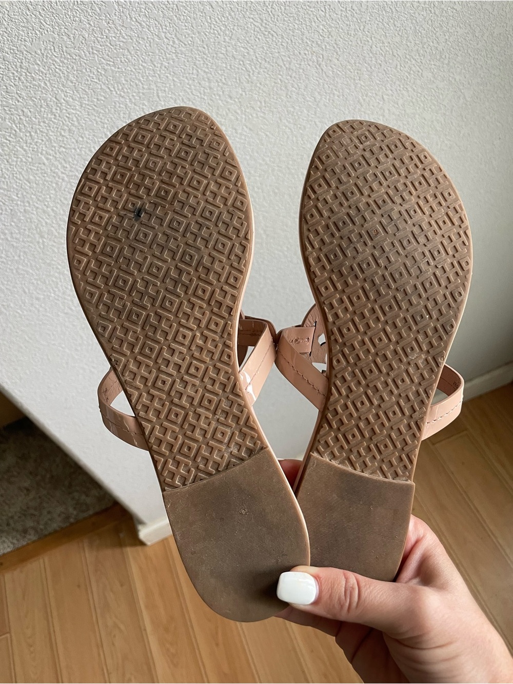Tory Burch Light Pink Patent Leather Miller Sandals - Picture 4 of 4